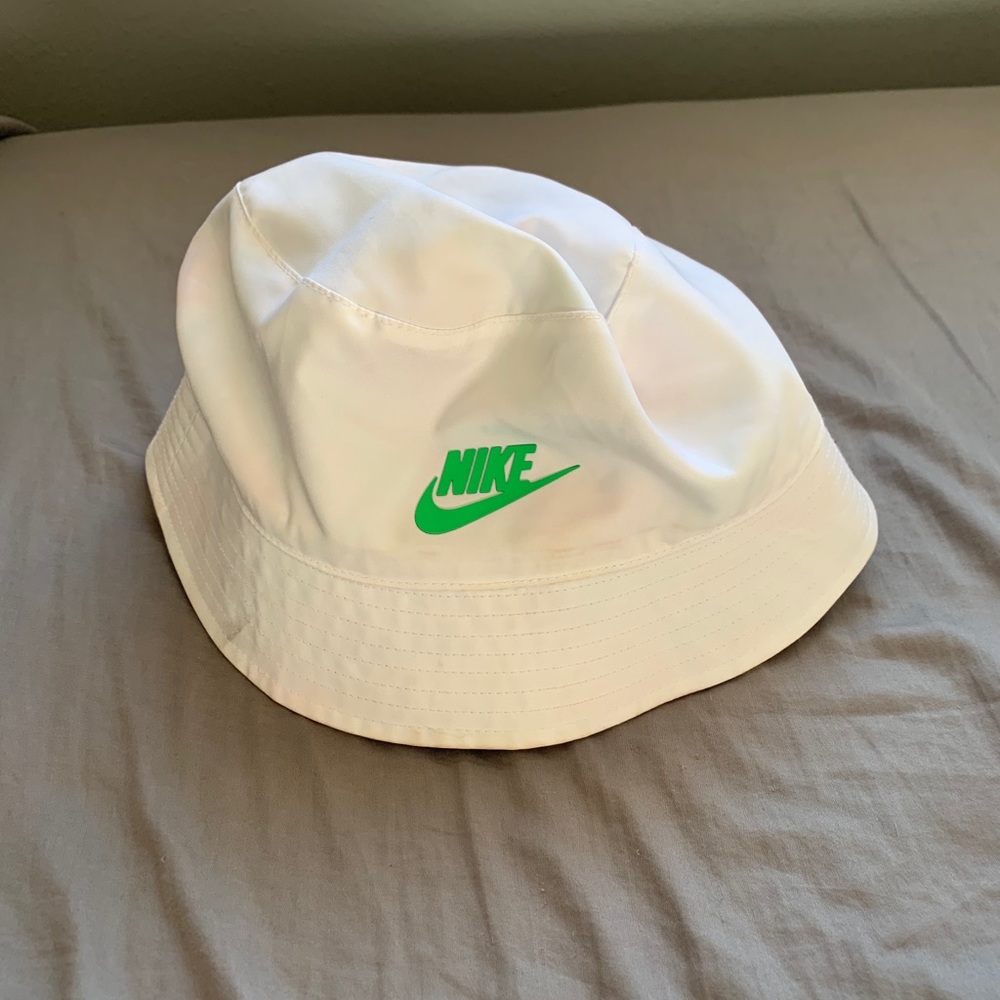 Nike Youth Reversable Bucket Hat